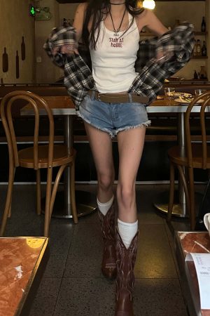 WARDEN EDGE Raw Hem V-Cut Denim Shorts