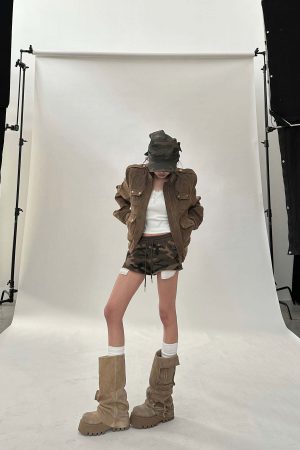 WARDEN EDGE Ribbed Tank Top with Lace and Button Details