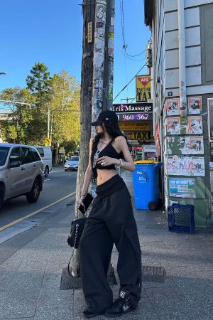 WARDEN EDGE Rupture-Waist Oversized Cargo Pants