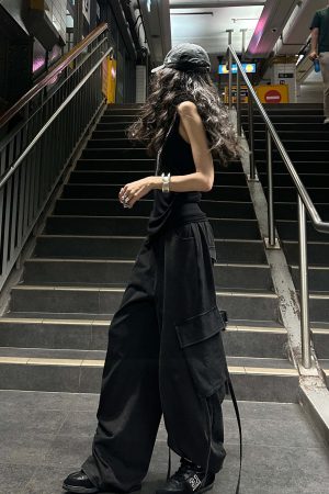 WARDEN EDGE Rupture-Waist Oversized Cargo Pants