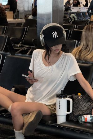 WARDEN EDGE Scoop Neck Graphic Tee Slim Fit