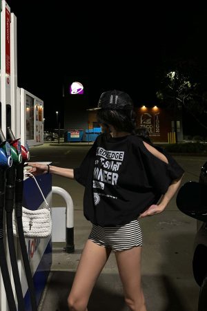 WARDEN EDGE Slashed Shoulder Graphic T-Shirt