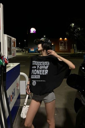 WARDEN EDGE Slashed Shoulder Graphic T-Shirt