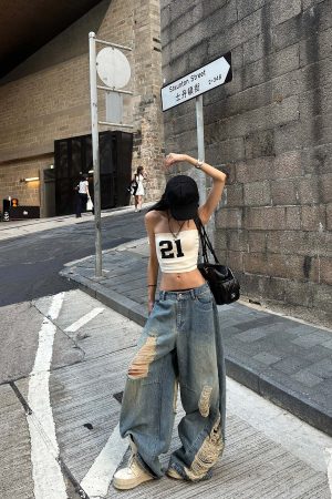 WARDEN EDGE Strapless Knit Tube Top with Bold “21” Motif