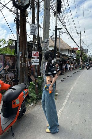 WARDEN EDGE Striped Cropped Polo Shirt with Contrast Collar