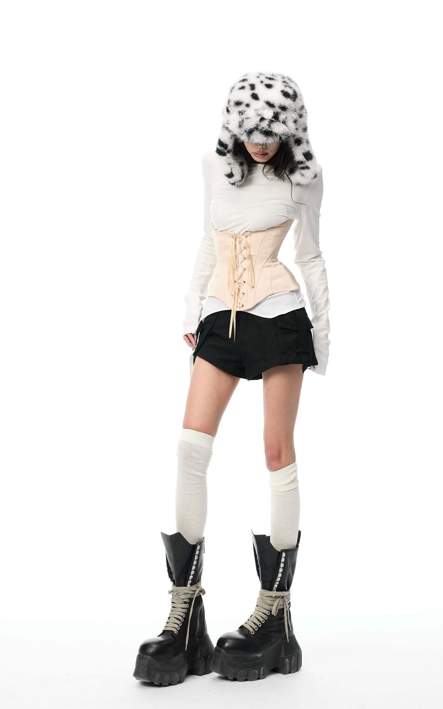 WARDEN EDGE Utility Pocket Cargo Shorts WARDEN EDGE Utility Pocket Cargo Shorts