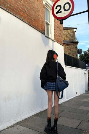 WARDEN EDGE Vintage Embroidery Oversized Sweatshirt