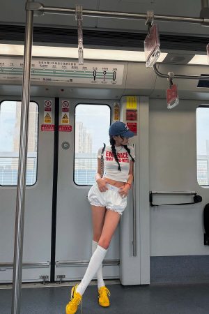 WARDEN EDGE White Bloom Shorts