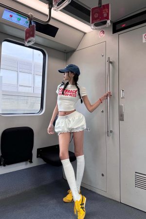 WARDEN EDGE White Bloom Shorts