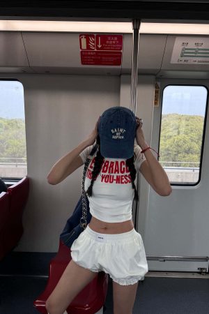 WARDEN EDGE White Bloom Shorts