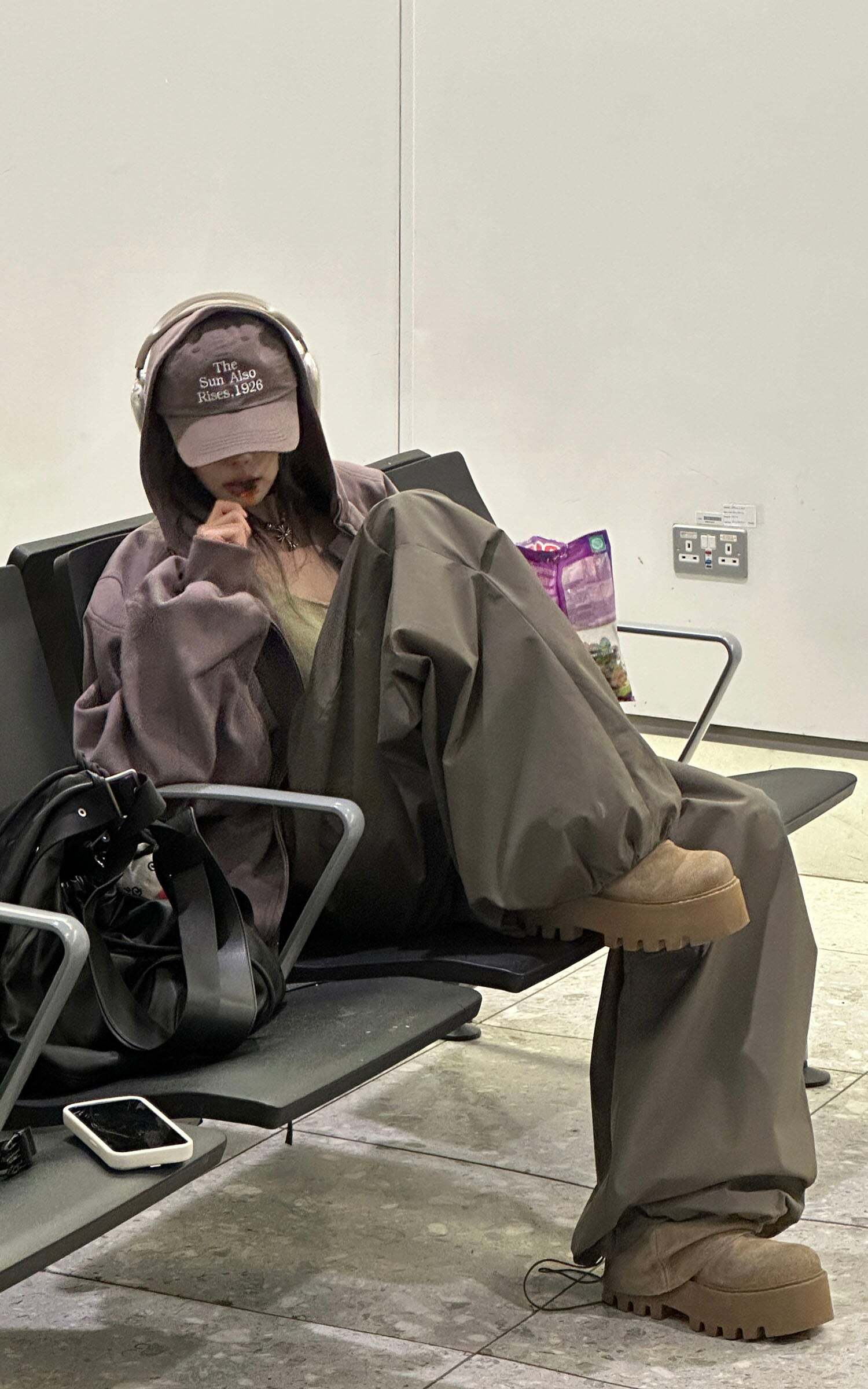 WARDEN EDGE Zipped Hooded Sweatshirt Jacket WARDEN EDGE Zipped Hooded Sweatshirt Jacket