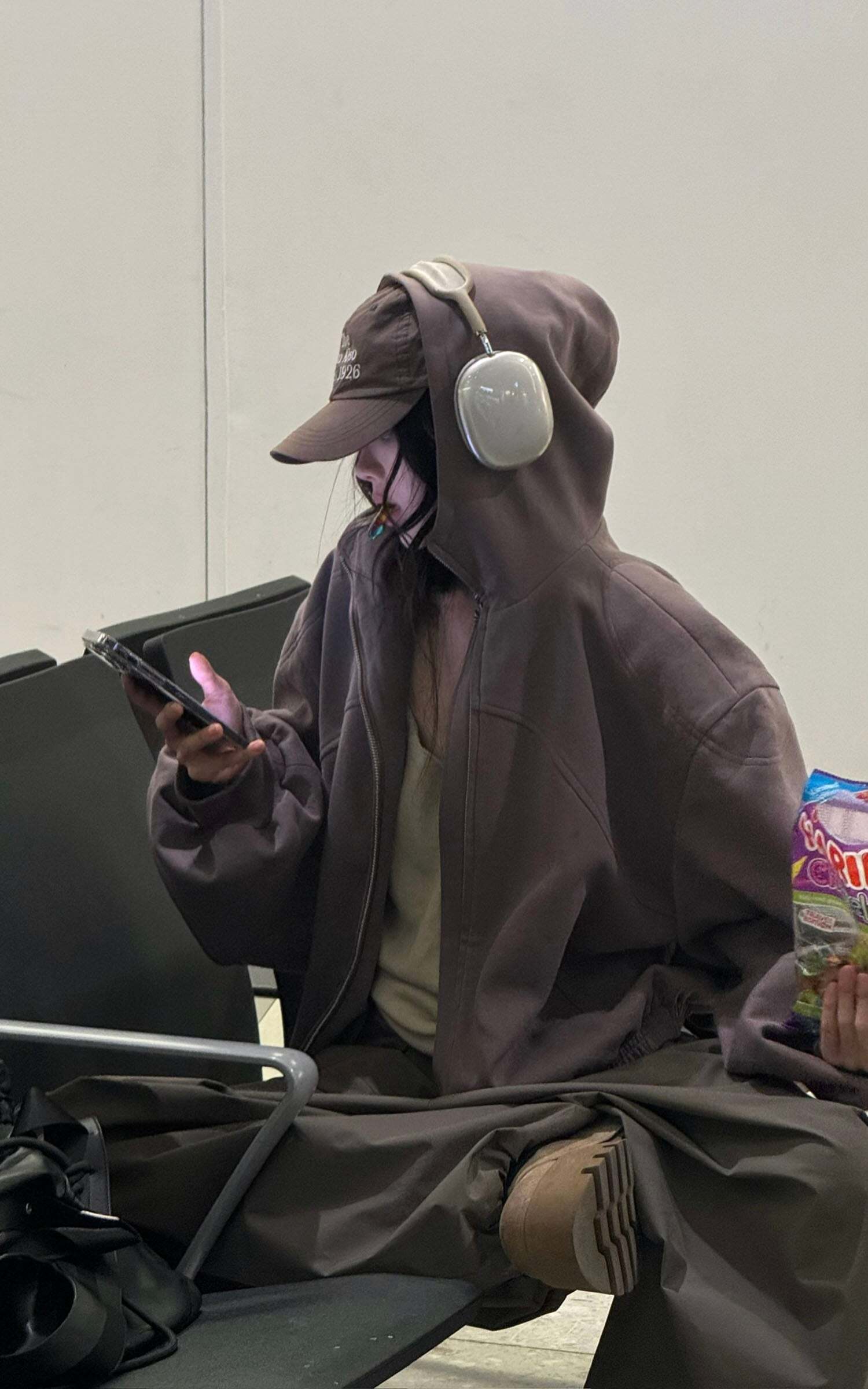 WARDEN EDGE Zipped Hooded Sweatshirt Jacket WARDEN EDGE Zipped Hooded Sweatshirt Jacket