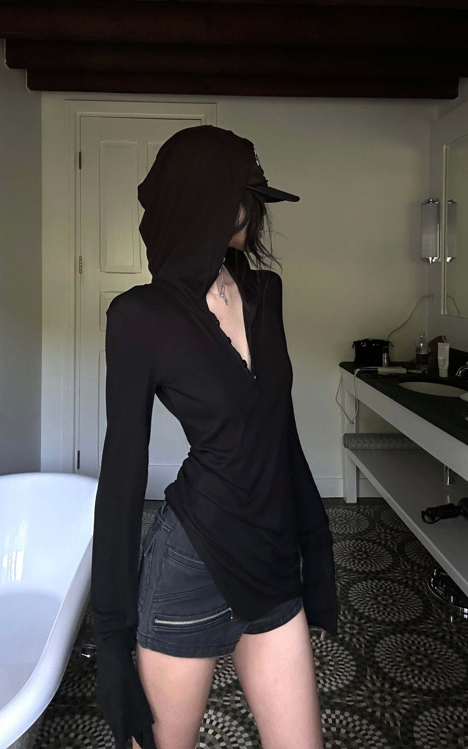 WARDEN EDGE Zipper Detail Low-Rise Denim Shorts WARDEN EDGE Zipper Detail Low-Rise Denim Shorts