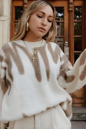 Wavy Line Design Knitted Sweater