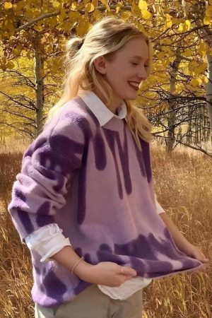 Wavy Line Design Knitted Sweater