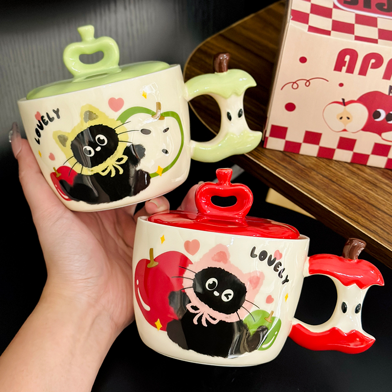 Beautiful Ceramic Apple Mug with Lid and Spoon - Perfect Gift for Girls, Ideal for Birthdays and New Year Celebrations