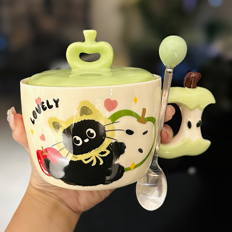 Beautiful Ceramic Apple Mug with Lid and Spoon - Perfect Gift for Girls, Ideal for Birthdays and New Year Celebrations