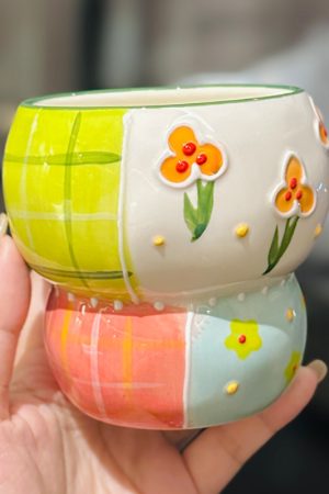 Stylish Large-caliber Ceramic Hand-held Cup for Girls: Perfect for Your Brunch Outfit