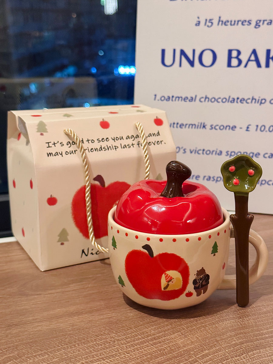 Charming Apple Ceramic Mug with Lid and Spoon - Perfect for Home Use, Ideal Girls' Coffee Cup, Great Graduation Gift