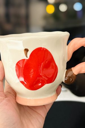 Charming Apple Ceramic Mug with Lid and Spoon - Perfect for Home U - Graduation Dress