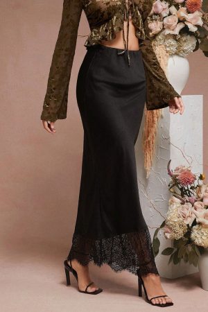 Lace Patchwork Satin Dress With A Luxurious Touch For Socialites